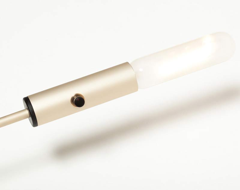 Prosta lampa do... kontaktu?
